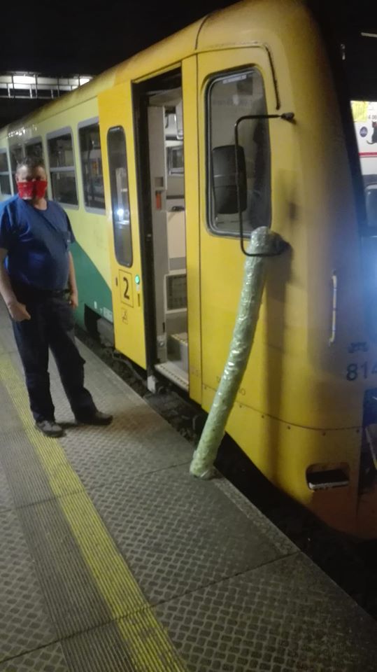 A po pár hodinách už je materiál v Boskovicích.